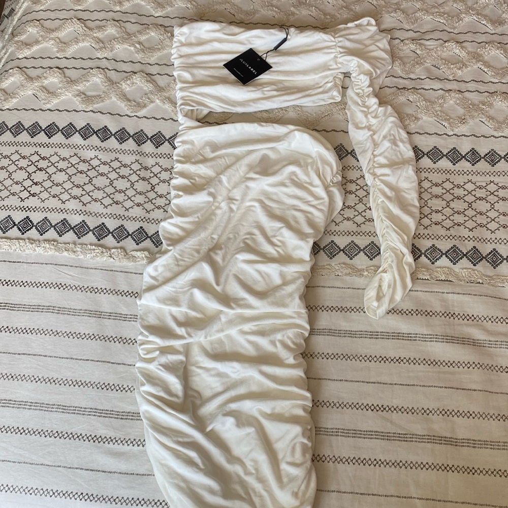 White one sleeve dress